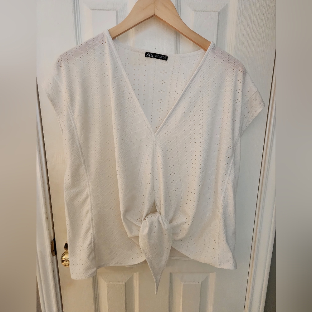 Zara Eyelet White Tie Front Blouse Relaxed Style
